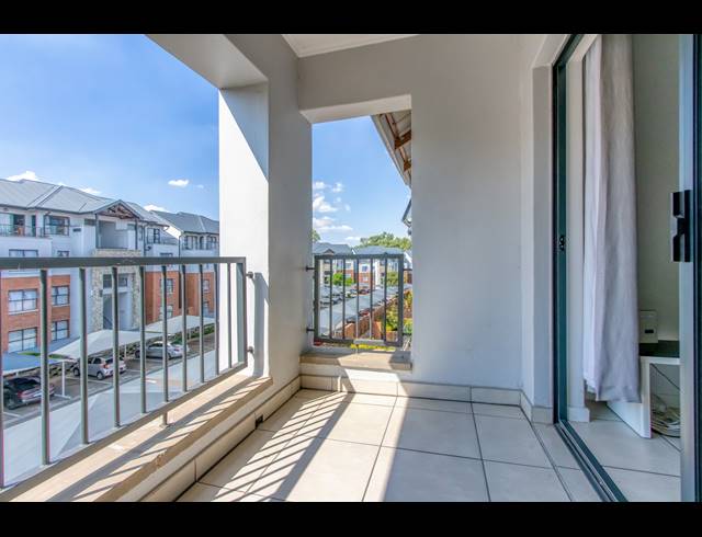 1 BEDROOM APARTMENT FOR SALE IN OLIVEDALE